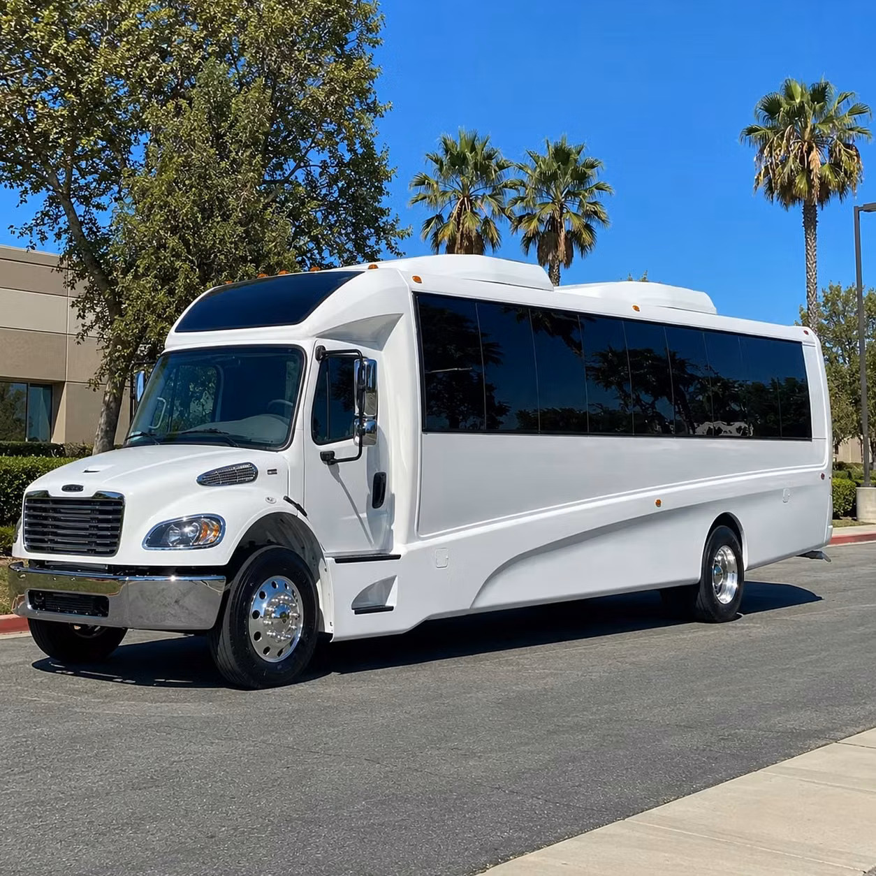 bellingham 25 passenger minibus rental